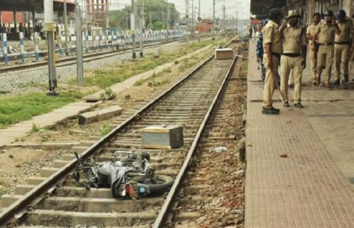 बिहार में अग्निपथ विरोध प्रदर्शन से रेल परिचालन प्रभावित, 45 ट्रेनों का परिचालन रद्द, रेलवे ने यात्रियों की सुविधा के लिए उठाए कई कदम